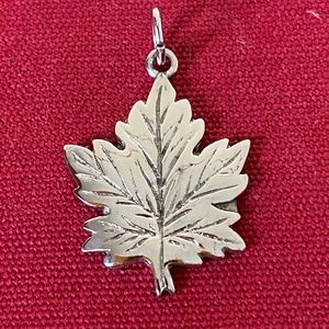 Rembrandt I Sterling I Large Maple Leaf Charm